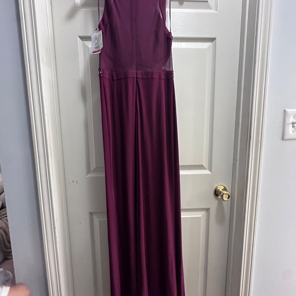 Formal Dress - Picture 4 of 7